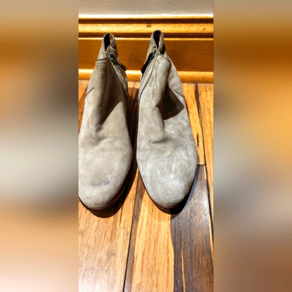 Sam Edelman anckel booties size 8.
